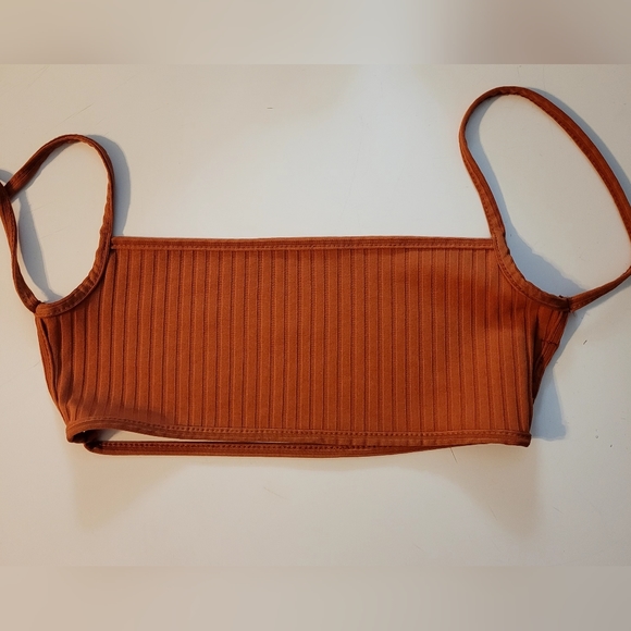 Pretty Little Thing Bandeau - Picture 5 of 10